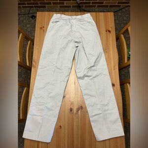 Uniqlo Men's straight fit/relaxed Chinos “natural”